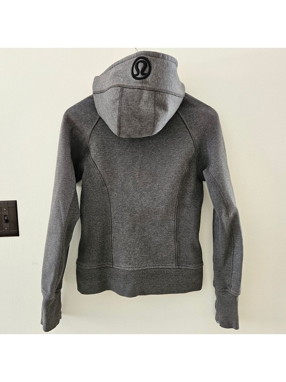 Lululemon Scuba Hoodie Grey Size 4 Zip Up Athleisure Jacket - Picture 2 of 9